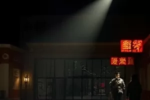《未寄出的信》封面，信封与钢笔的桌面静物